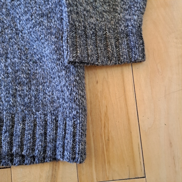 EUC!! Vintage Abercrombie & Fitch V-Neck Fair Isle 100% Wool Sweater - Picture 3 of 9